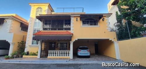 VENDO CASA EN VIST HERMOSA PROYECTO CERRADO