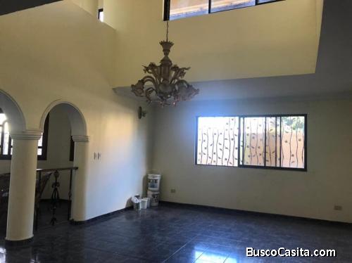 VENDO CASA EN VISTA HERMOSA 400 MTS