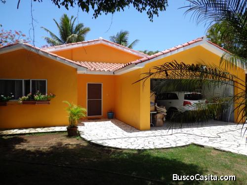 Villa Metro Country Club, Juan Dolio, 4 dormitorios, 3 baños, Marq. 2 vh, 863mt2