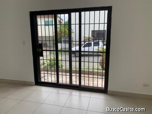 CASA EN VENTA DE DOS NIVELES EN CIUDAD MODELO