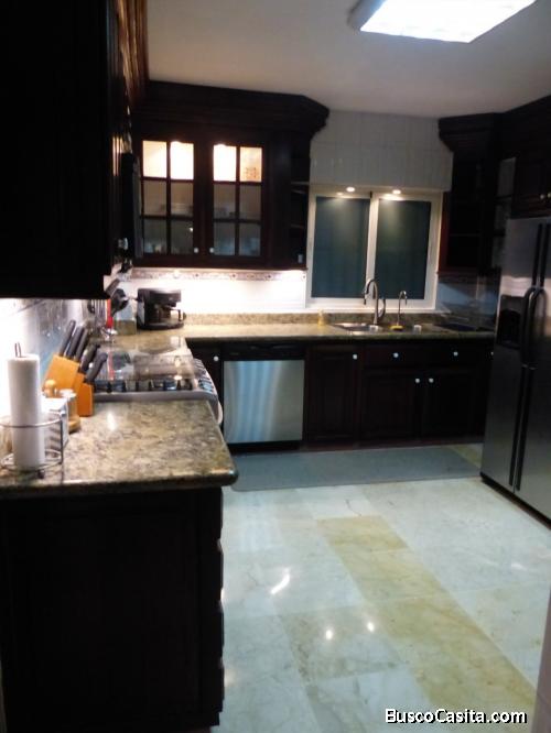 Rento Apartamento Amueblado en la Av. Anacaona