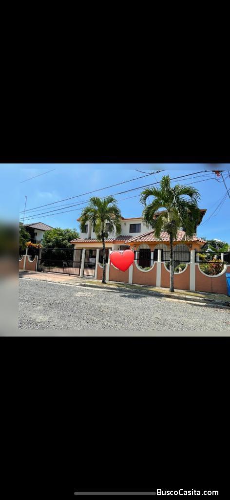 CASA DE VENTA EN BONAO