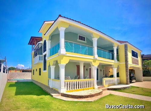 CASA DE 3 NIVELES DE VENTA EN JARABACOA
