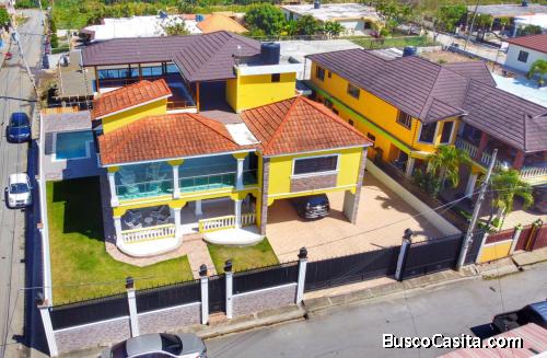 CASA DE 3 NIVELES DE VENTA EN JARABACOA