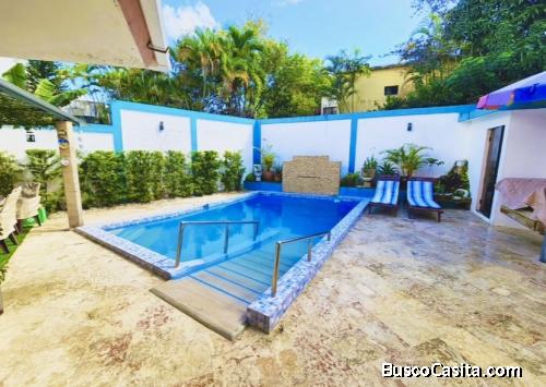 casa de lujo con piscina 