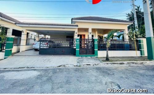 CASA MODERNA DE VENTA EN BONAO