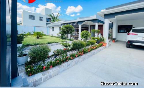 CASA CON AMPLIO TERRENO DE VENTA EN BONAO