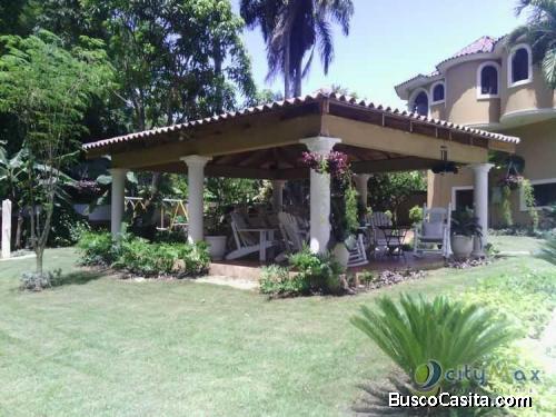 Se Vende Casa Amueblada En Arroyo Hondo