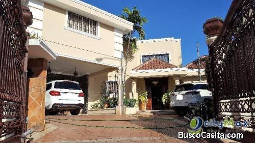 Hermosa Y Elegante Casa En Las Praderas  Venta