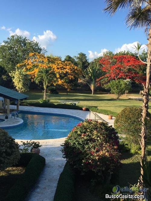Casa Vacacional En Venta Con Piscina En Guayacanes