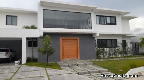 Casa En Venta Con Piscina En Isabel Villas