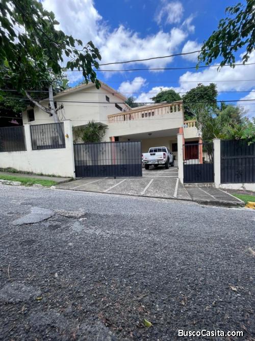 Venta Casa 3 Habitaciones Y 2 Terrazas En Arroyo Hondo
