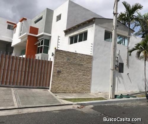 Casa En Venta En Arroyo Hondo Iii.; Idi: 126933