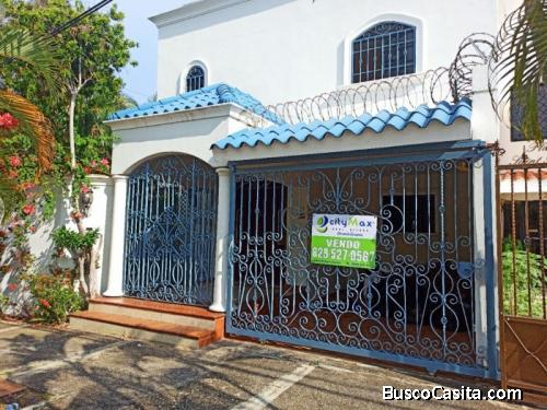 Casa En Venta En La Castellana Esquina Doble Entrada 