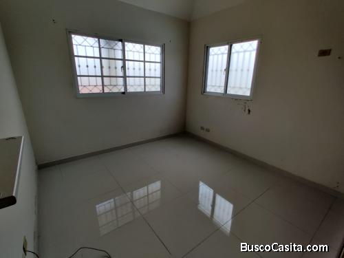 Venta Casa De 2 Niveles En Arroyo Hondo; Idi: 130867