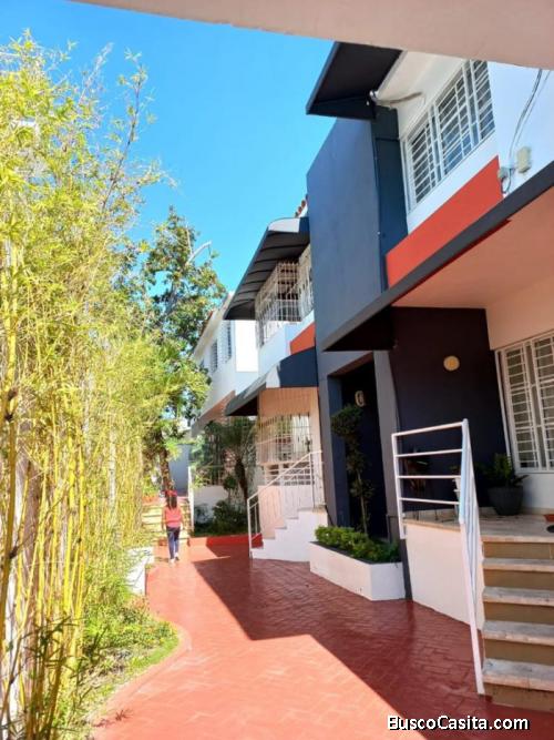 Hermosa Casa Tipo Townhouse En Venta En Vista Hermosa; Idi: 131723