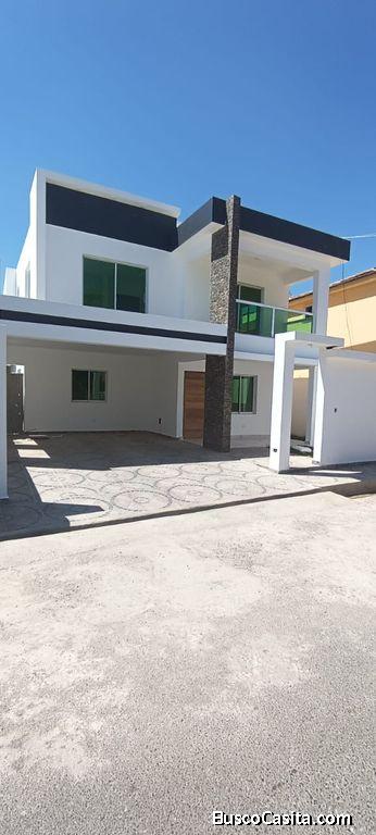 CASA MODERNA CON PISCINA