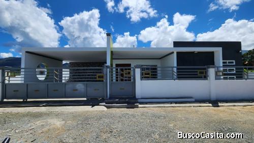 CASA MODRNA DE VENTA EN JARABCOA