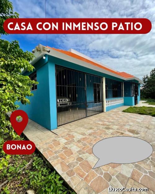 CASA CON AMPLIO PATIO DE VENTA EN BONAO