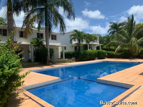 Townhouse amueblado en venta en Rio San Juan