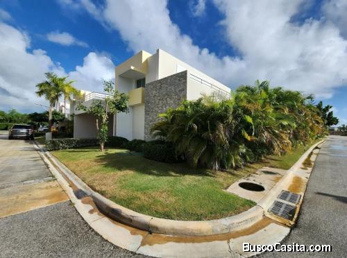 Vendo En Punta Cana Es Una Villa De Esquina, 307 M2 ; Idi: 142593