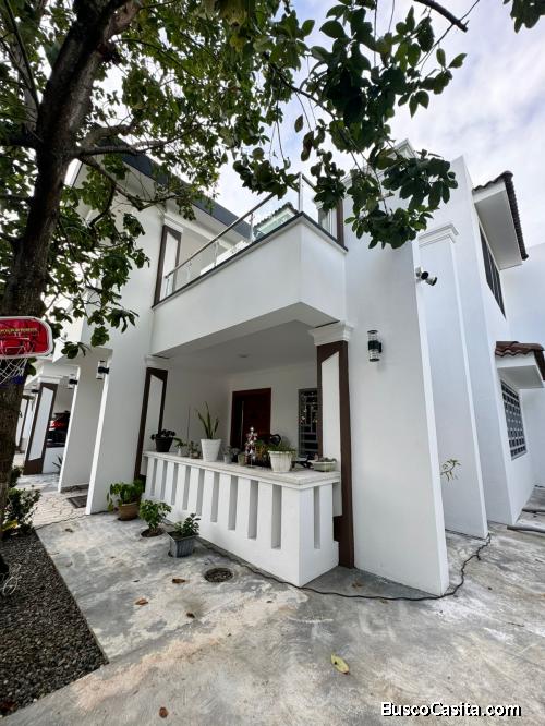 CASA AMPLIA DE VENTA EN BONAO