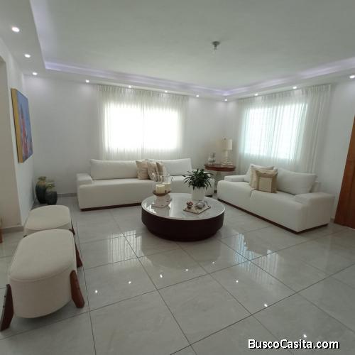 Casa en Venta en Prado Oriental, con Patio Santo Domingo Este.