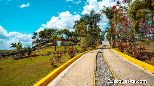 Villa Amueblada en Venta en Pedro Brand con Piscina