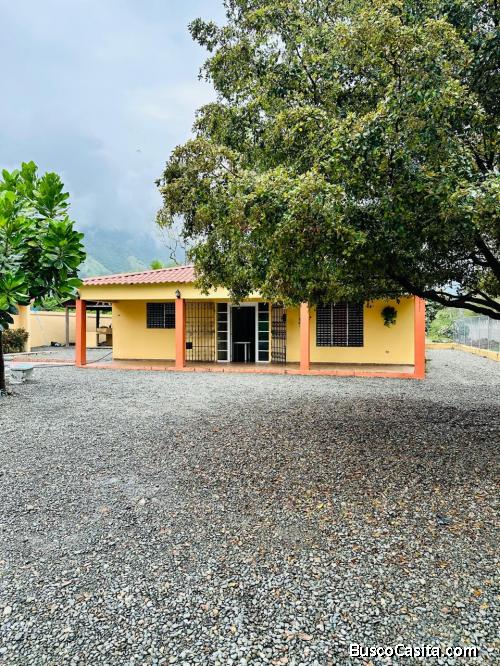 VILLA CON MUY AMPLIO TERRENO DE VENTA EN BONAO