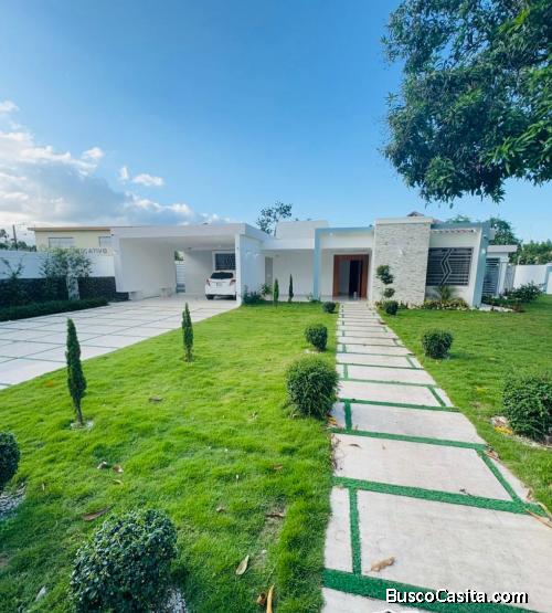 CASA CON PATIO EN BONAO