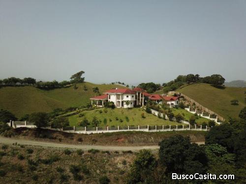 VILLA CON AMPLIO TERENO DE VENTA EN JARABACOA
