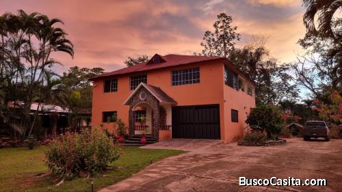 VILLA CON AMPLIO TERENO DE VENTA EN BONAO