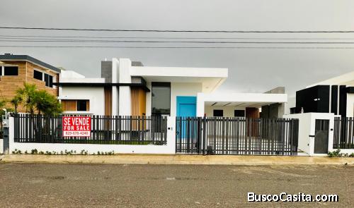 CASA MODERNA DE VENTA EN SANTIAGO