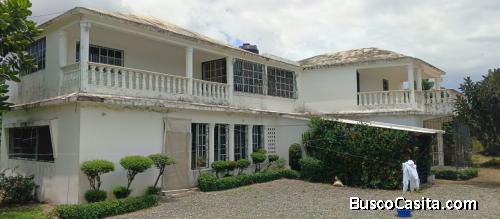 VILLA CON AMPLIO TERRENO DE VENTA EN BONAO