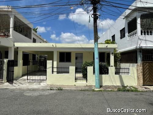 VENDO CASA CON SU TITULO,LA URBANIZACION (SANTO DOMINGO NORTE)